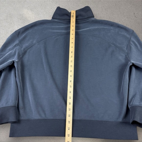LULULEMON Softstreme Turtleneck Pullover Size 8 Gray Knit Oversized Athleisure - Picture 5 of 6